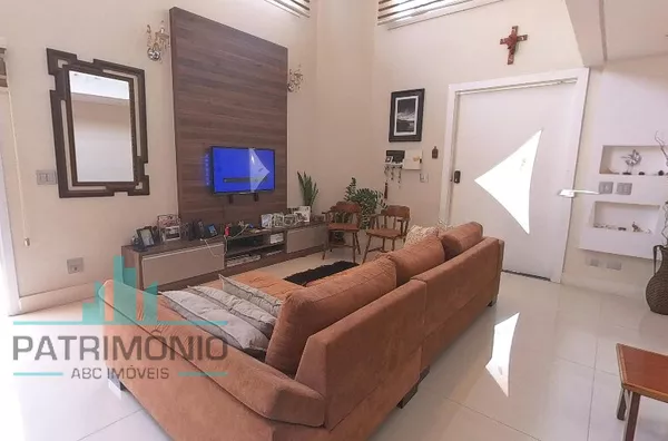 Belíssimo sobrado à venda no Jardim São Caetano em São Caetano do Sul.