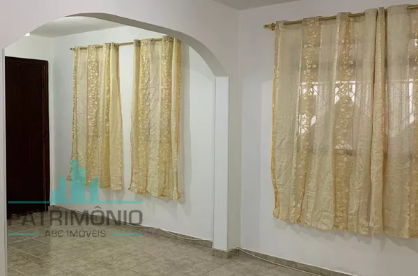 Sobrado com edícula à venda no Bairro MauáMaria em São Caetano do Sul. 