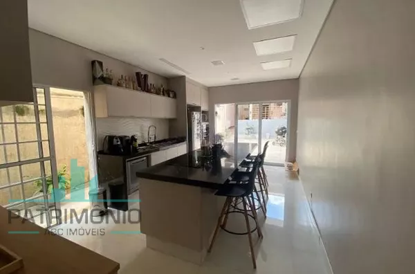 Sobrado à venda no Bairro Campestre em Santo André.