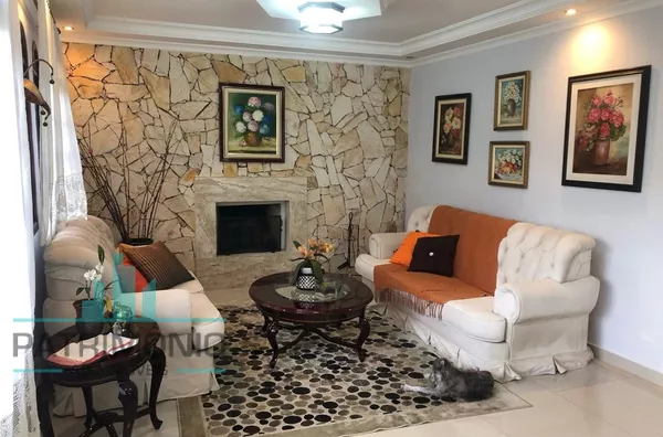 Amplo sobrado para venda no bairro Jardim São Caetano - São Caetano do Sul.