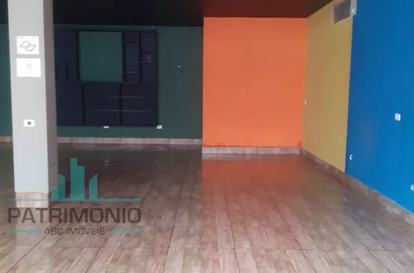 Salão comercial a venda no Bairro Santa Paula em São Caetano do Sul.