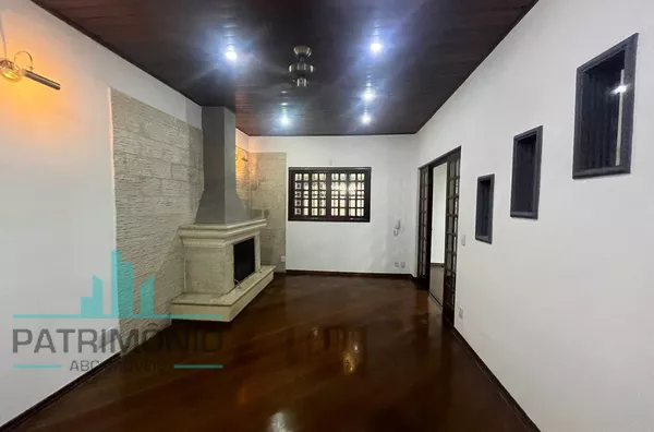 Amplo Sobrado à venda no Bairro Osvaldo Cruz - São Caetano do Sul.