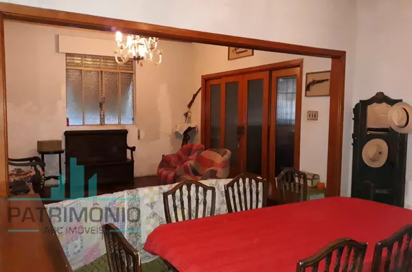 Casa com 250m² de área construída à venda no Bairro Santa Paula em São Caetano do Sul.