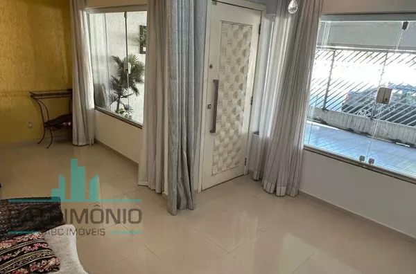 Amplo Sobrado à venda no Bairro Mauá em São Caetano do Sul.