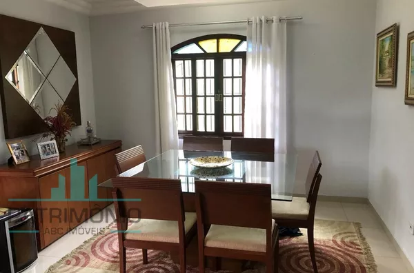 Amplo sobrado para venda no bairro Jardim São Caetano - São Caetano do Sul.