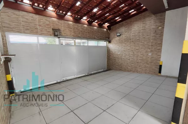 Casa com piscina disponível para locação no Bairro Santa Paula em São Caetano do Sul