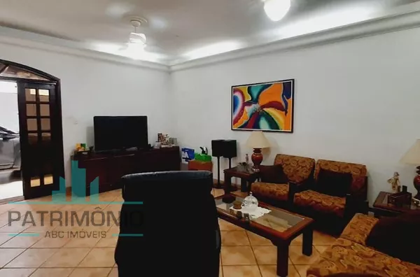 Sobrado à venda no bairro Cerâmica - São Caetano do Sul.