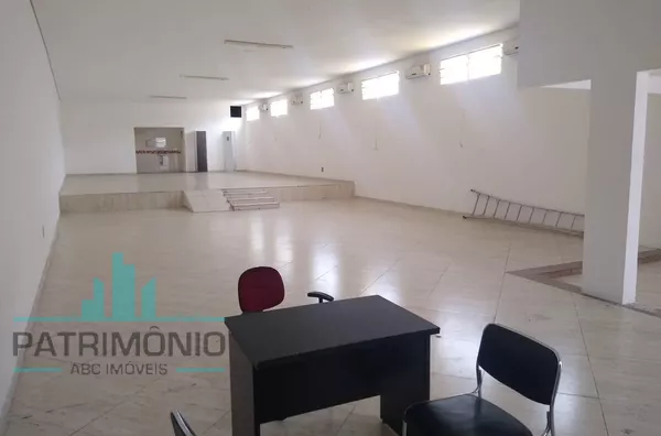 Salão para locação no bairro Nova Gerty em São Caetano do Sul.