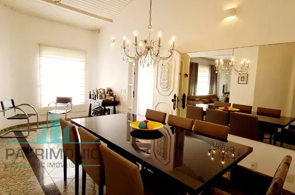 Casa Assobradada com 500m² de terreno à venda no Bairro Campestre em Santo André.