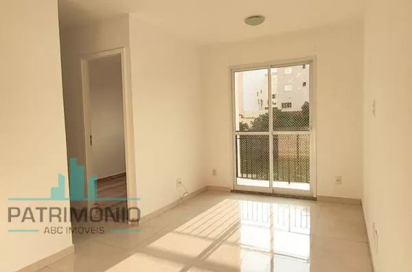 Apartamento à venda do Condomínio Follow no Parque Jaçatuba em Santo André.