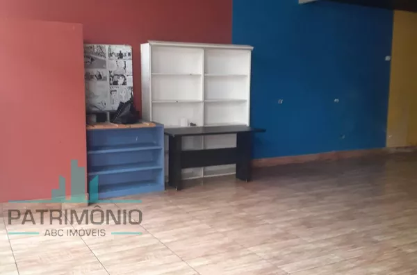 Salão comercial a venda no Bairro Santa Paula em São Caetano do Sul.