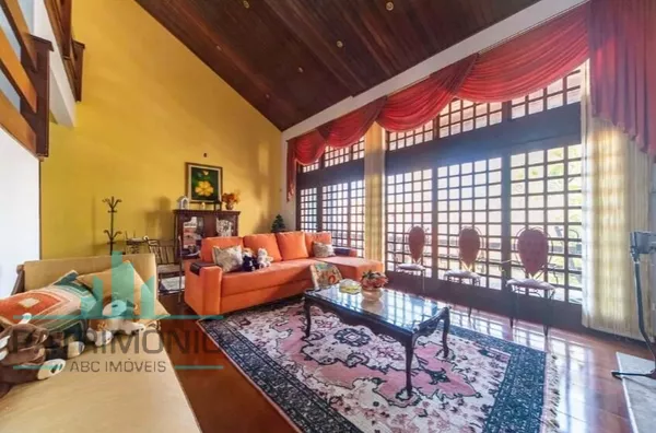 Sobrado à venda no Bairro Campestre em Santo André.