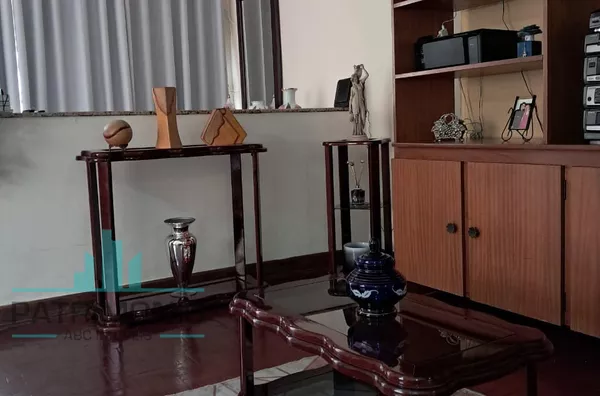 Casa com 400m² de terreno para venda no Bairro Santa Maria em São Caetano do Sul.