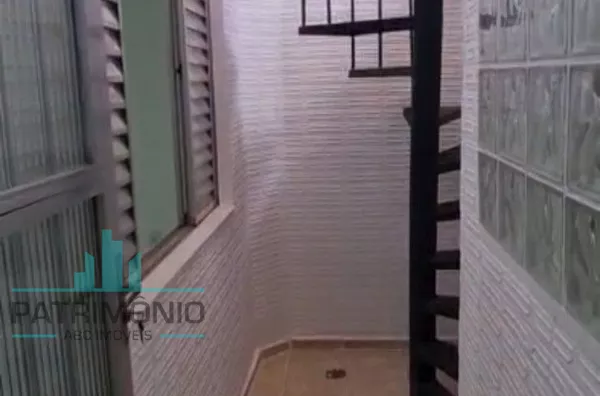 Quintal de acesso ao piso 3