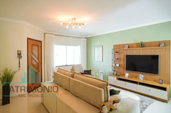 Sobrado à venda no bairro Santa Maria em São Caetano do Sul.