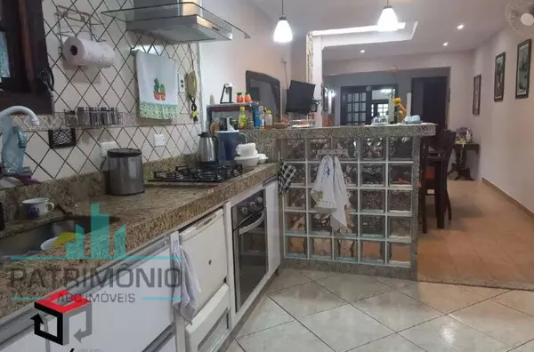 Casa com 400m² de terreno à venda no Bairro Santa Paula em São Caetano Do Sul.