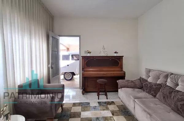 Casa à venda no Bairro Olímpico em São Caetano Do Sul. 