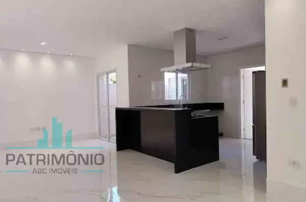 Ampla Casa reformada à venda no Bairro Cerâmica - São Caetano do Sul.