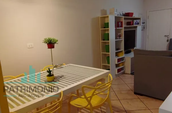 Sobrado em condomínio fechado a venda na Vila Palmares em Santo André.