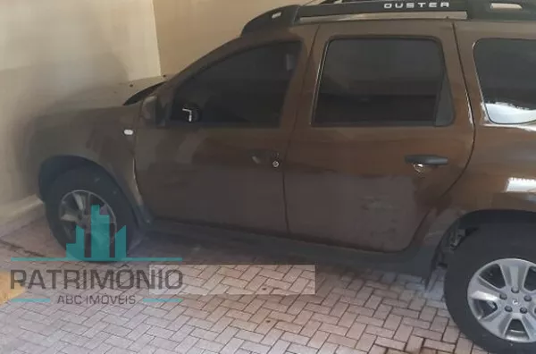 Amplo sobrado à venda no Bairro Olímpico - São Caetano do Sul.