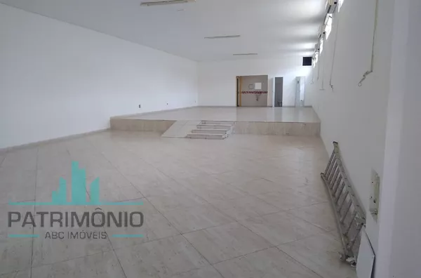 Salão para locação no bairro Nova Gerty em São Caetano do Sul.