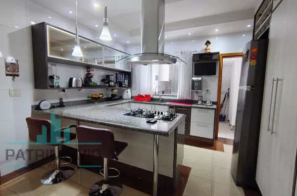 Maravilhoso sobrado à venda no Bairro Santa Paula em São Caetano do Sul.