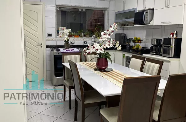 Sobrado à venda no Bairro Osvaldo Cruz em São Caetano Do Sul.