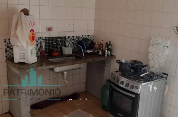 Amplo sobrado à venda no Bairro Olímpico - São Caetano do Sul.