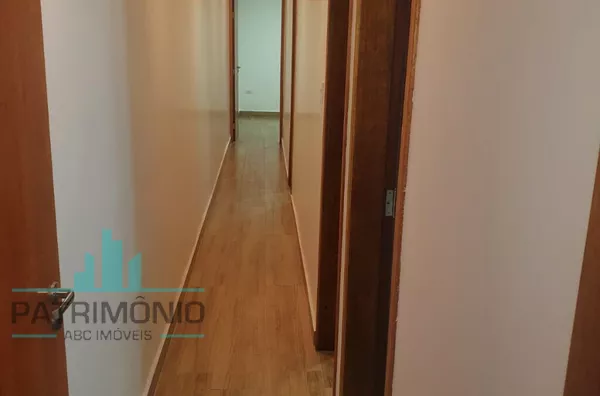 Sobrado com 202m² à venda no Bairro Rudge Ramos em São Bernardo do Campo.