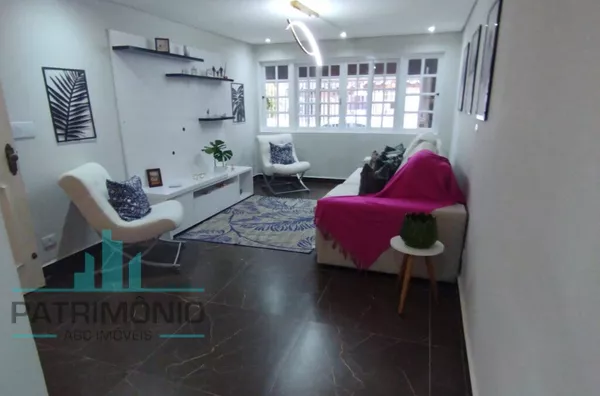 Sobrado à venda na Vila Scarpelli em Santo André.