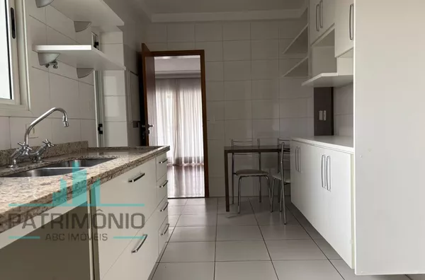 Apartamento para venda e locação no Edifício Raffaello no bairro Santa Paula em São Caetano do Sul.