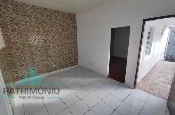 Casa para locação no Bairro Osvaldo Cruz.