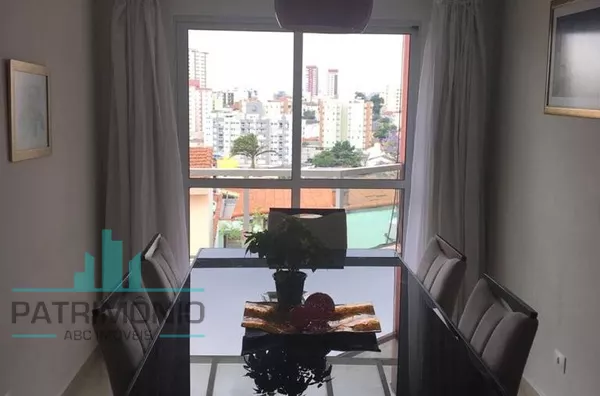 Sobrado Amplo com Vista Privilegiada no Bairro Olímpico em São Caetano do Sul.