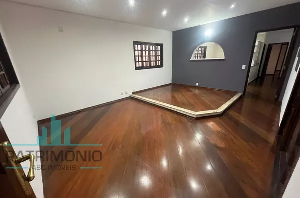 Amplo Sobrado à venda no Bairro Osvaldo Cruz - São Caetano do Sul.