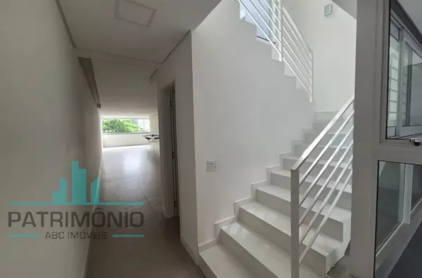 Sobrado à venda no Bairro Santa Maria em São Caetano Do Sul. 