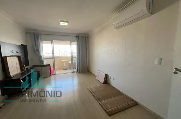 Apartamento no Edifício Tutóia à venda na Vila Camilópolis em Santo André.