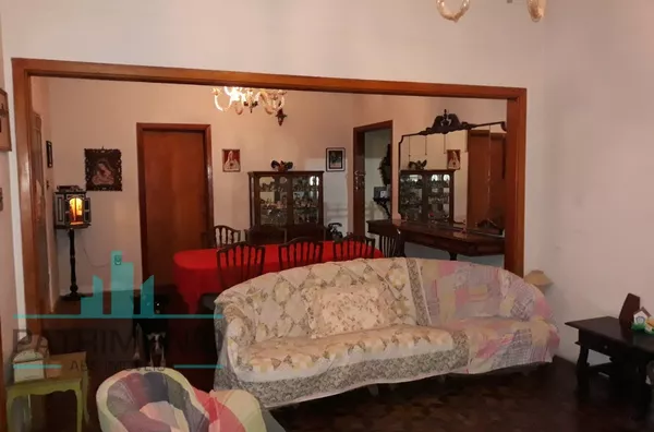 Casa com 250m² de área construída à venda no Bairro Santa Paula em São Caetano do Sul.