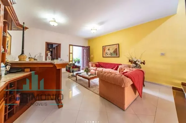 Sobrado à venda no Bairro Campestre em Santo André.