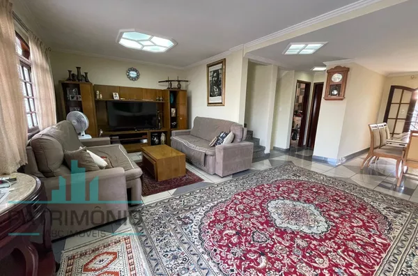 Sobrado espaçoso à venda no Bairro Osvaldo Cruz em São Caetano do Sul