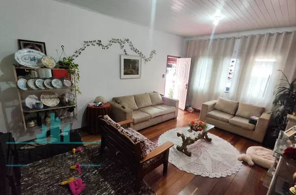 Casa térrea à venda no Bairro Santa Paula em São Caetano do Sul. 