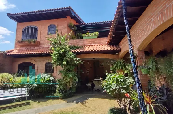 Maravilhoso sobrado à venda no Bairro Osvaldo Cruz em São Caetano Do Sul.