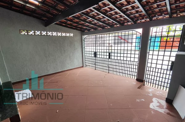 Casa térrea à venda no Parque Erasmo Assunção em Santo André.