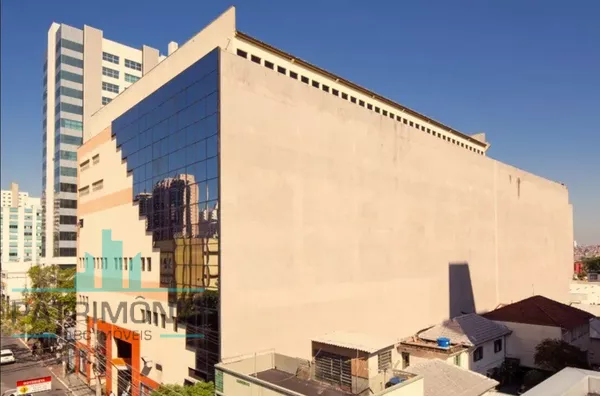 Sala comercial em andar com 28m² à  venda no Centro de São Caetano do Sul.