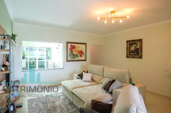 Sobrado à venda no bairro Santa Maria em São Caetano do Sul.