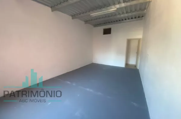 Quartinho nos fundos