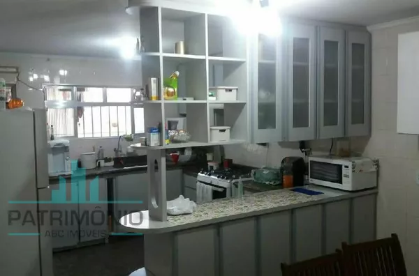 Sobrado com 184m² à venda no Bairro Rudge Ramos em São Bernardo do Campo.