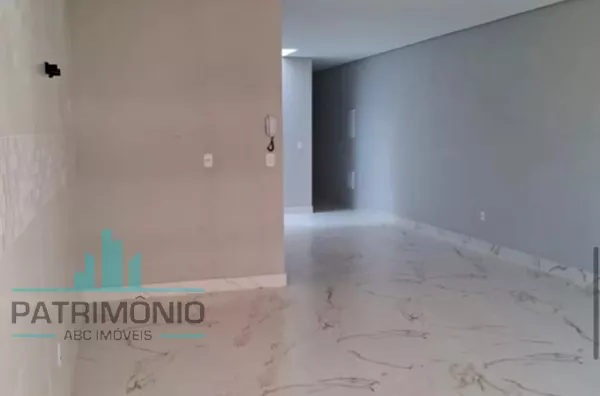 Casa assobradada à venda no bairro Santo Antônio - São Caetano do Sul.