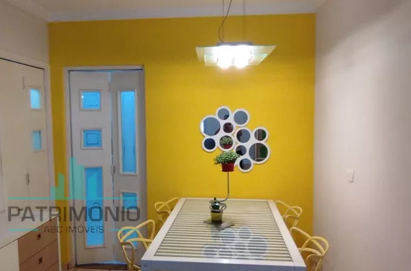 Sobrado em condomínio fechado a venda na Vila Palmares em Santo André.