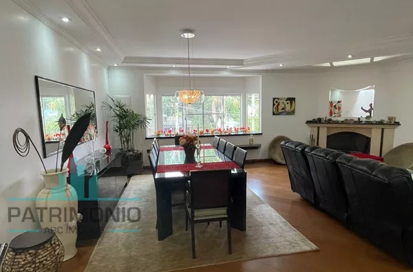 Sobrado de alto padrão a venda no Bairro Cerâmica em São Caetano do Sul.