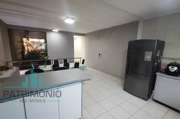 Sobrado Espaçoso com 3 Suítes e 4 Vagas – Bairro Osvaldo Cruz. - Foto 7